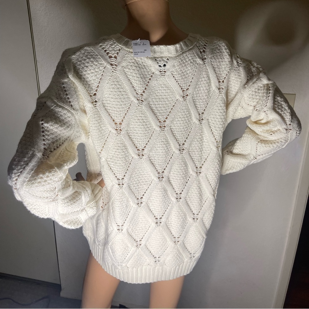 🤍 Forever 21 Cable Knit Pom Pom Sweater Medium NWT Cozy Cream - Picture 3 of 3